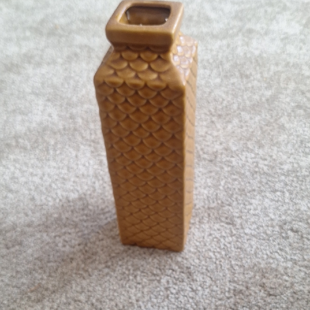 Gold Textured Vase H 11 Inx3.5in